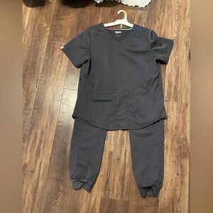 Women’s scrubs